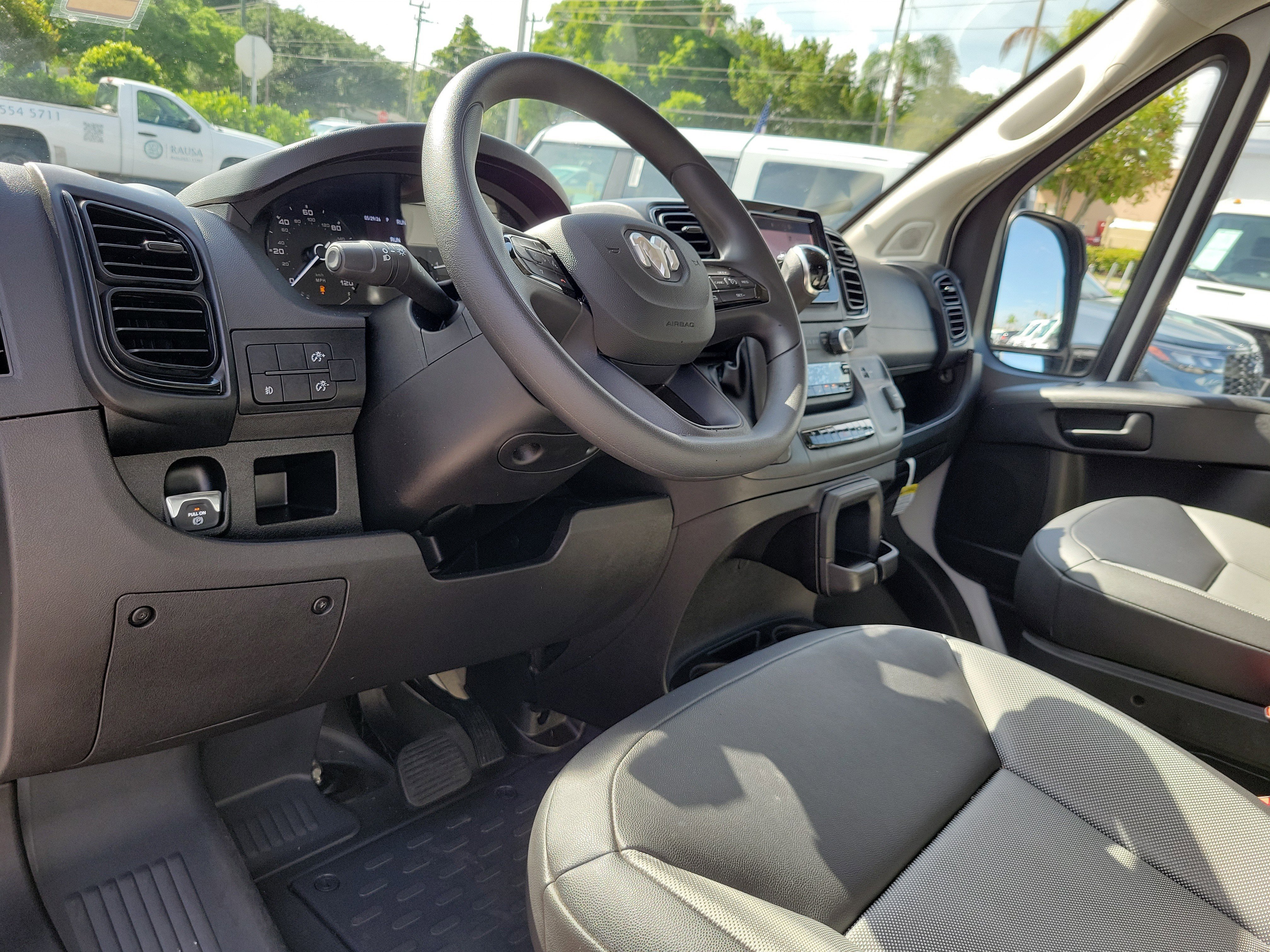 Used 2025 RAM ProMaster 2500 w/ Convenience Group FWD image 9