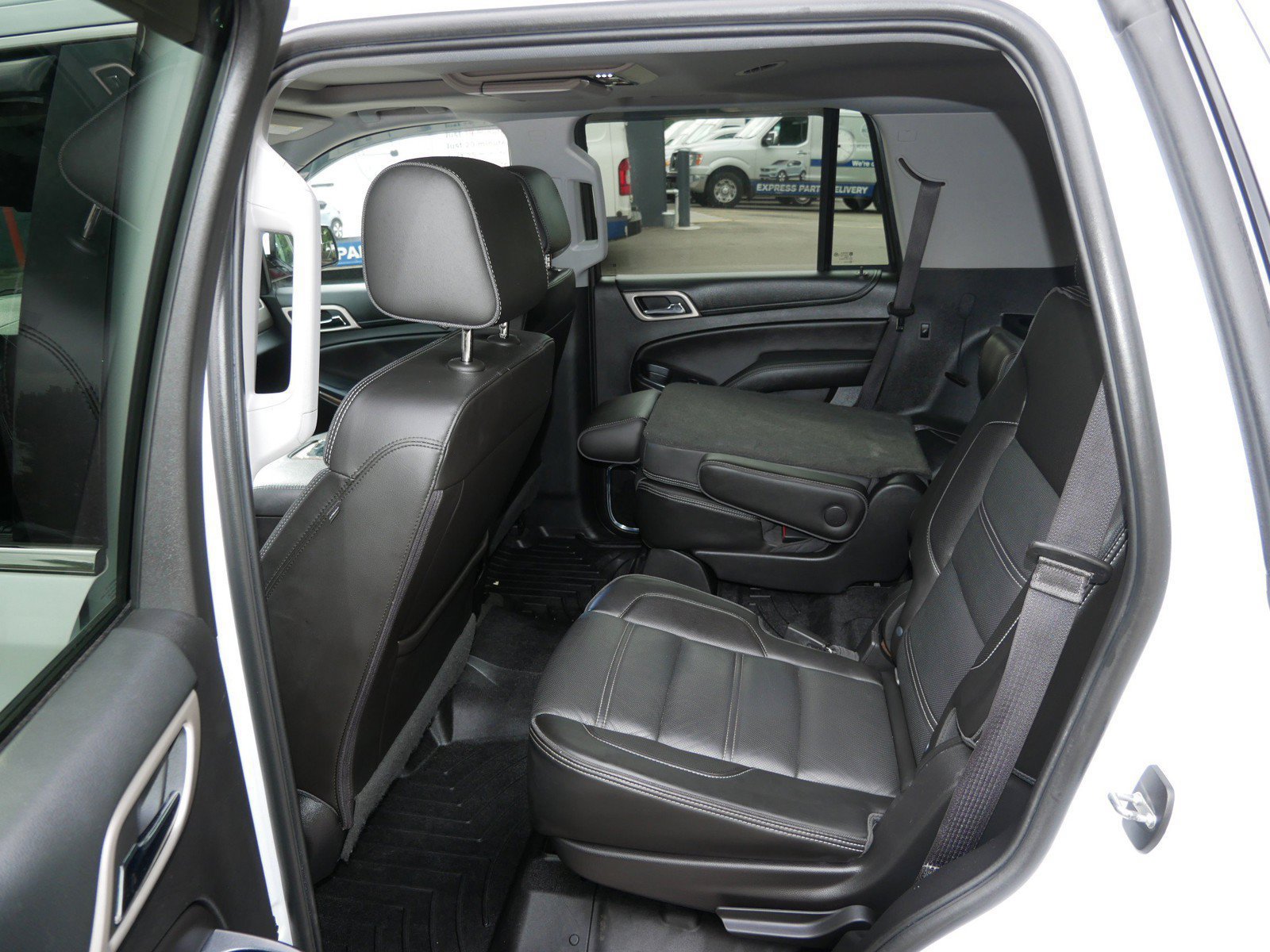 Used 2018 GMC Yukon Denali w/ Denali Ultimate Package AWD/4WD image 11