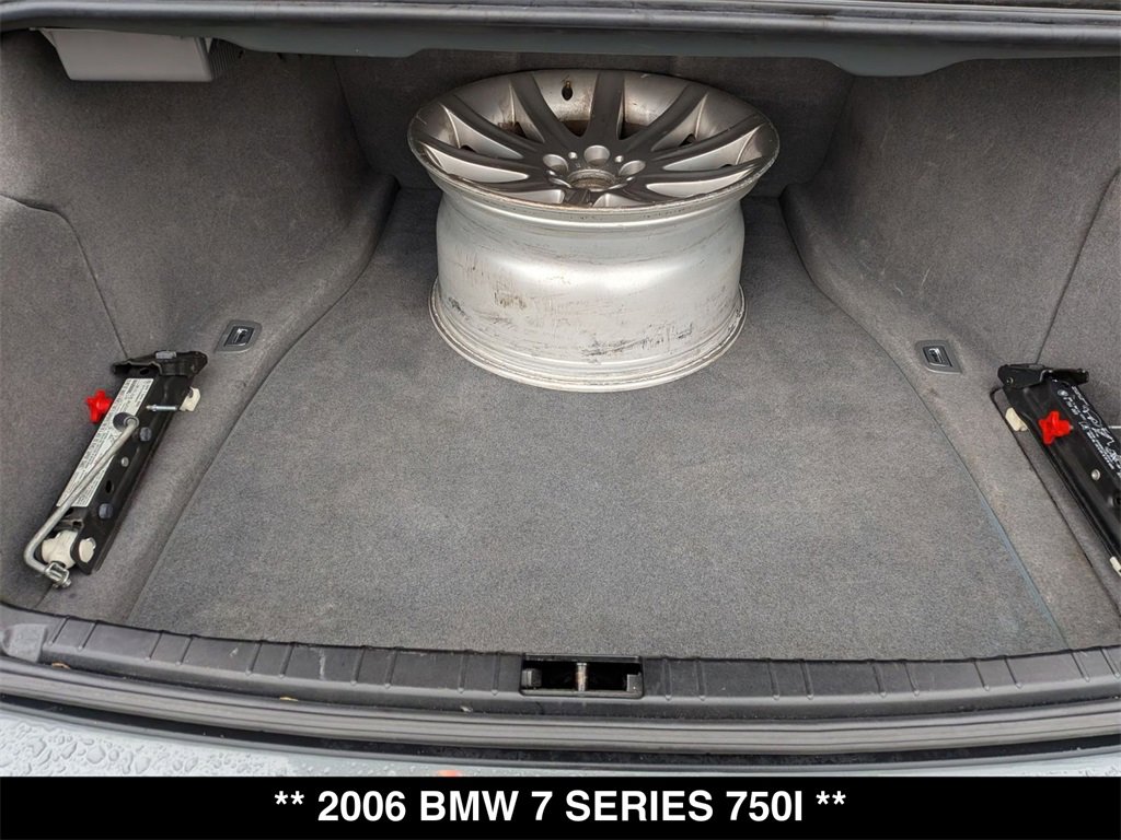 Used 2006 BMW 750i image 24