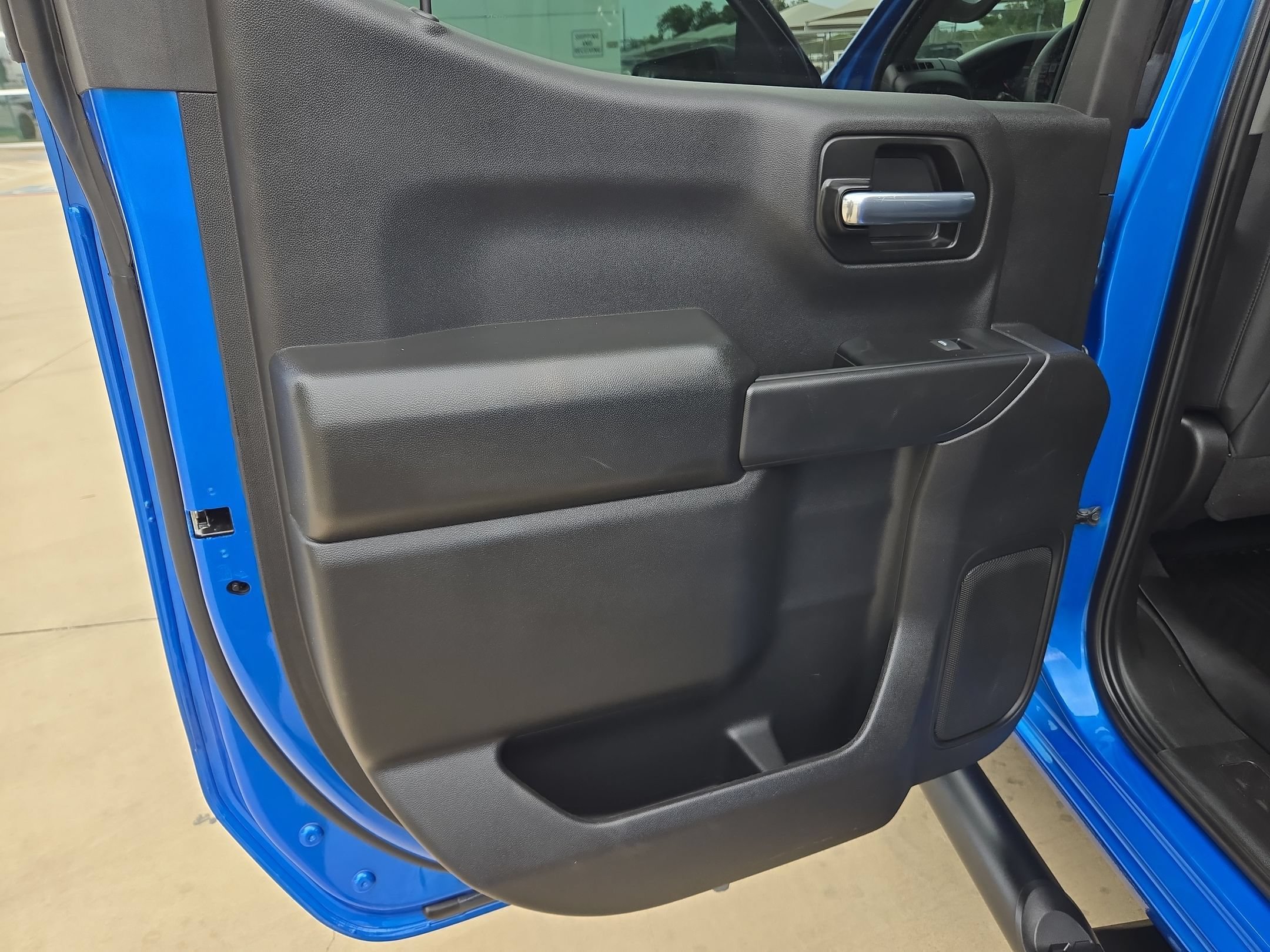 Certified 2025 Chevrolet Silverado 1500 Custom w/ Turbomax Blackout Package AWD/4WD image 14