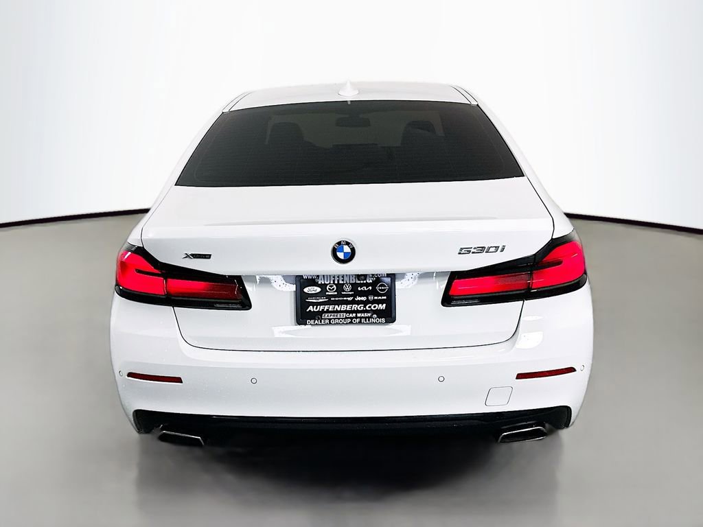 Used 2021 BMW 530i xDrive w/ Premium Package image 6