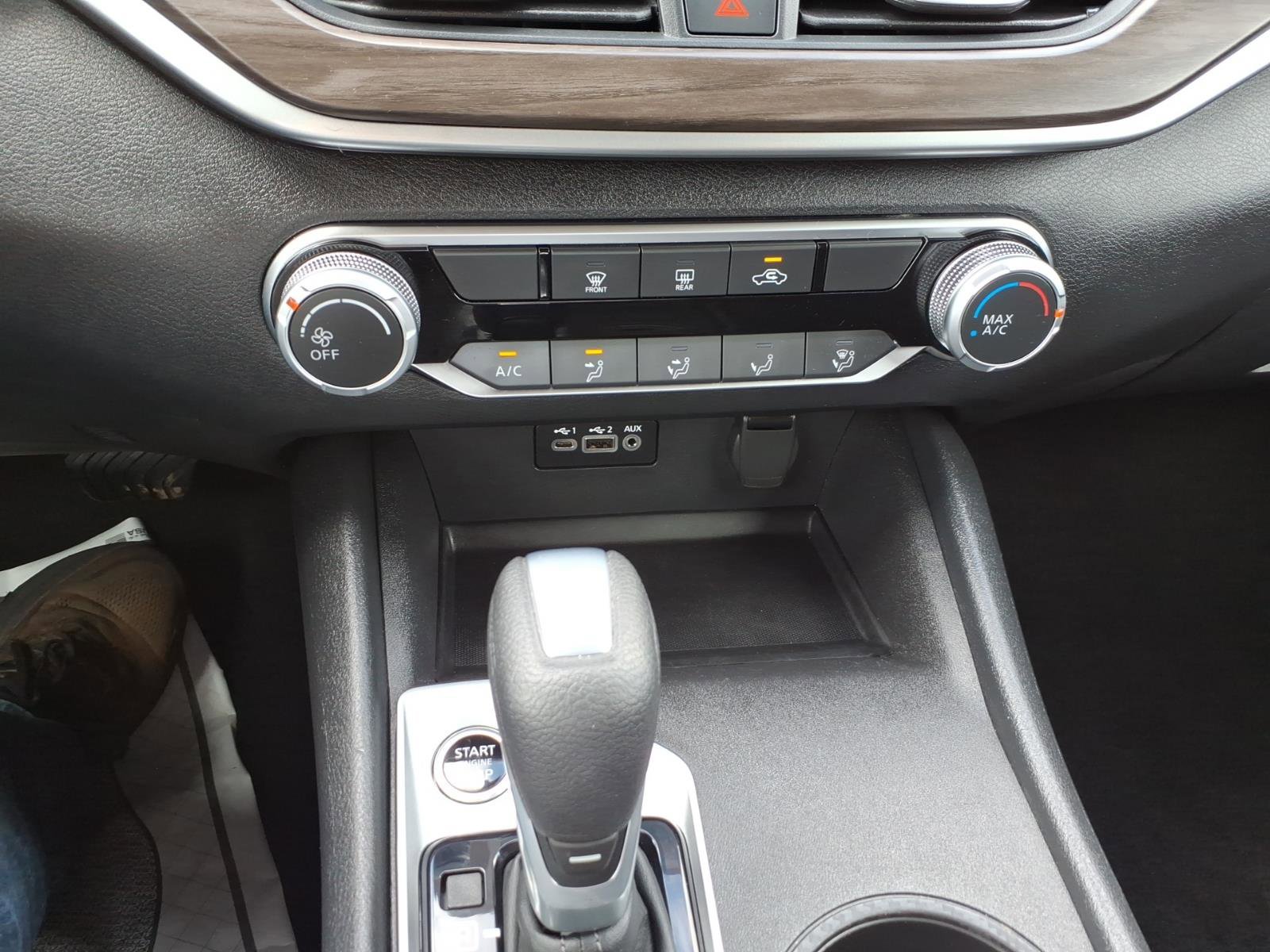 Used 2025 Nissan Altima 2.5 SV FWD image 12