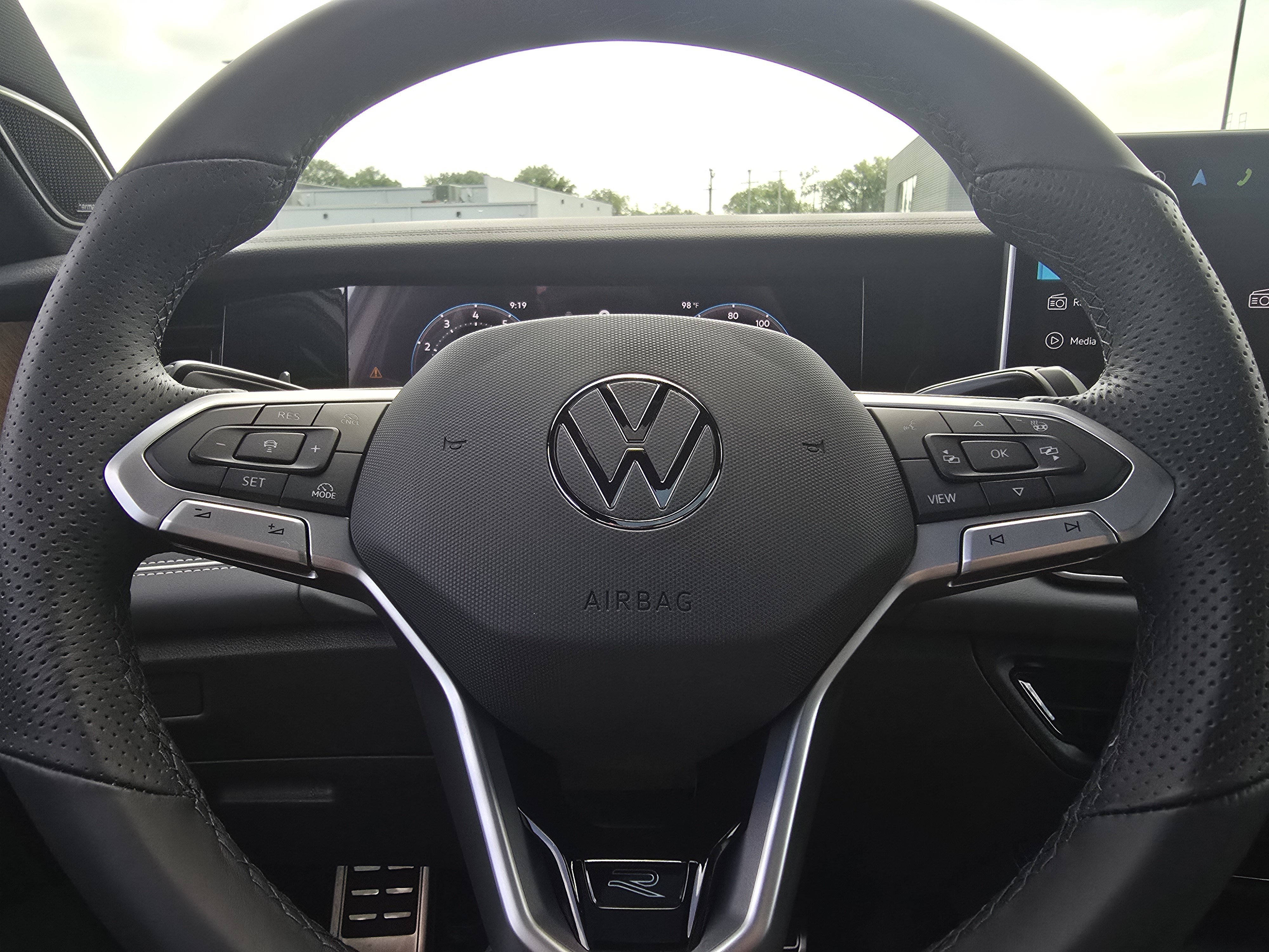New 2026 Volkswagen Tiguan SEL R-Line AWD/4WD image 25