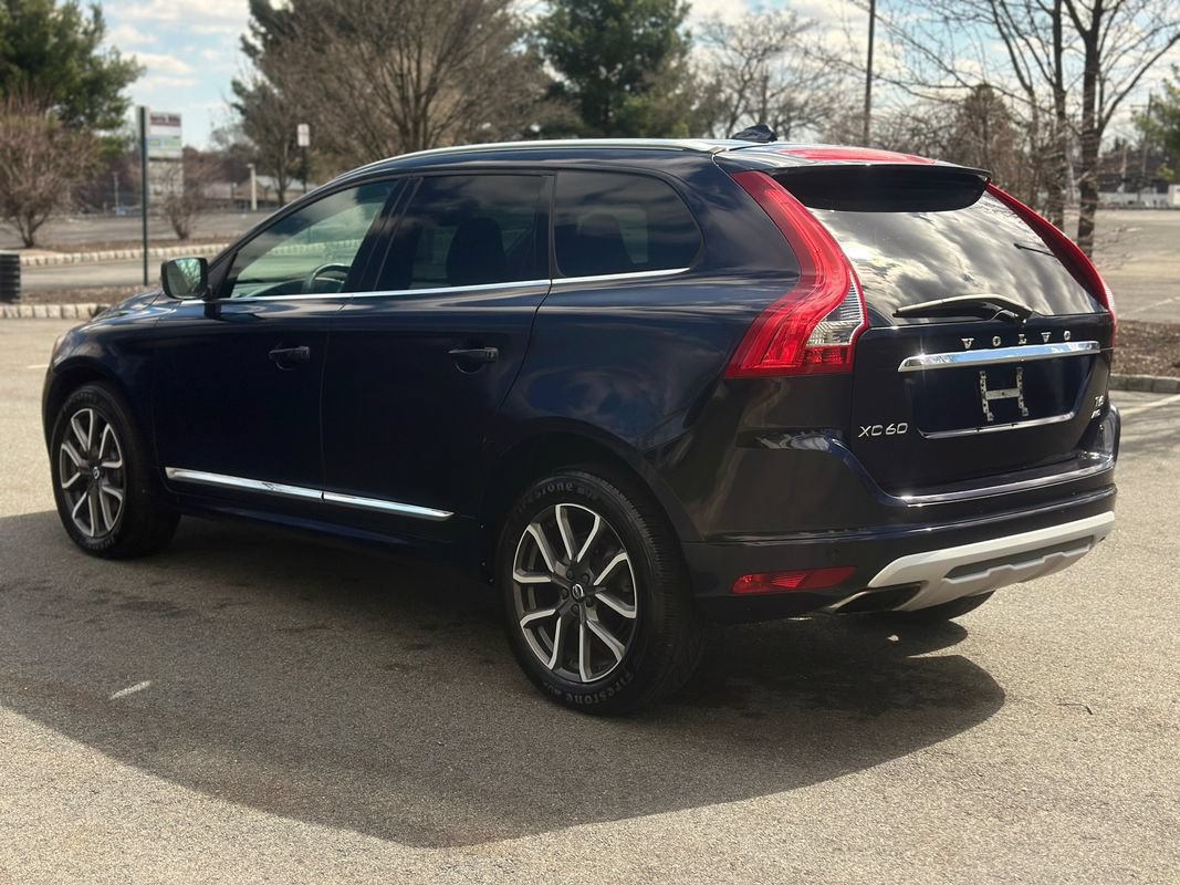 Used 2017 Volvo XC60 T6 Dynamic w/ Preferred Option Package AWD/4WD image 6