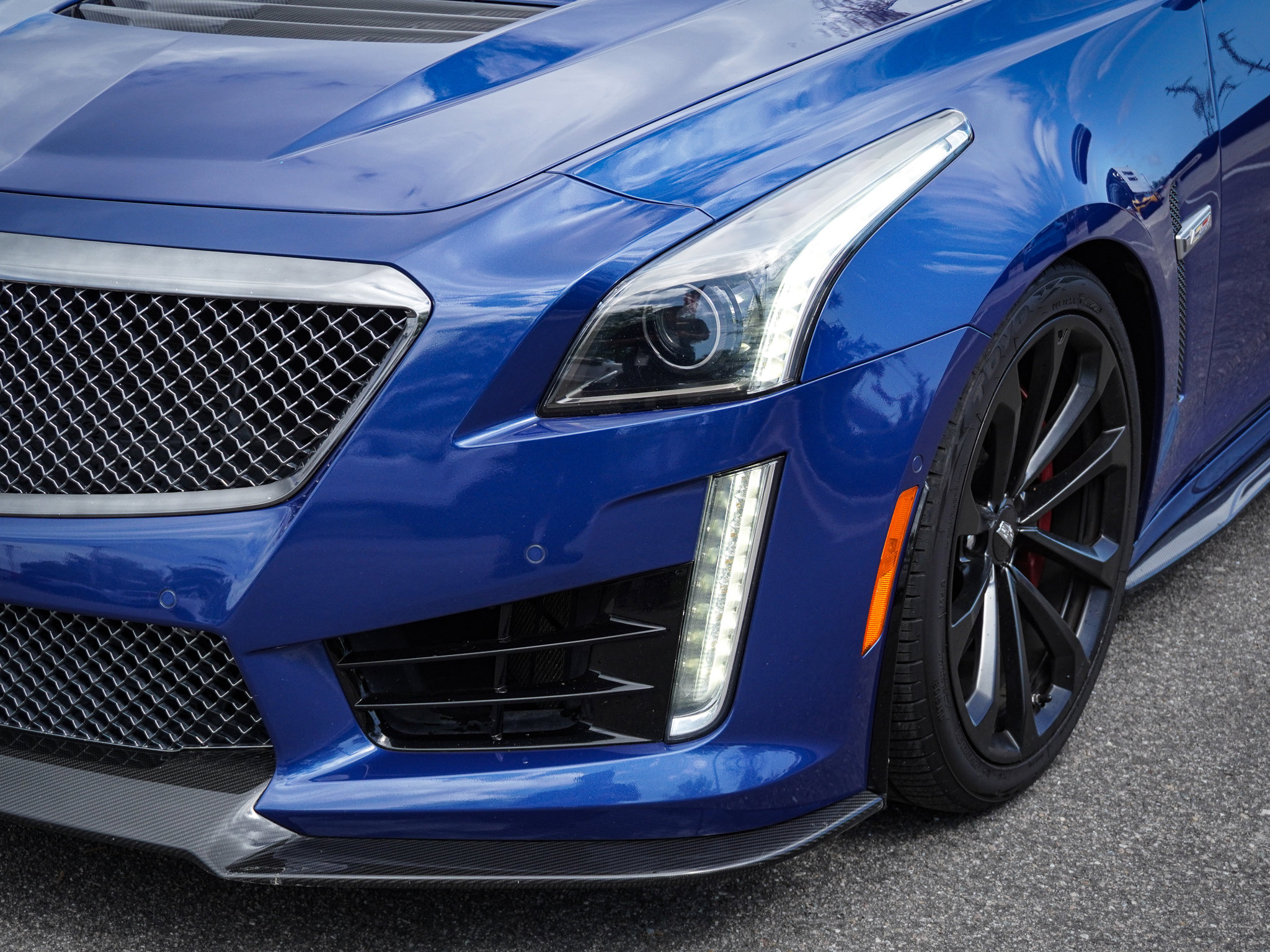Used 2019 Cadillac CTS V w/ Carbon Fiber Package image 7