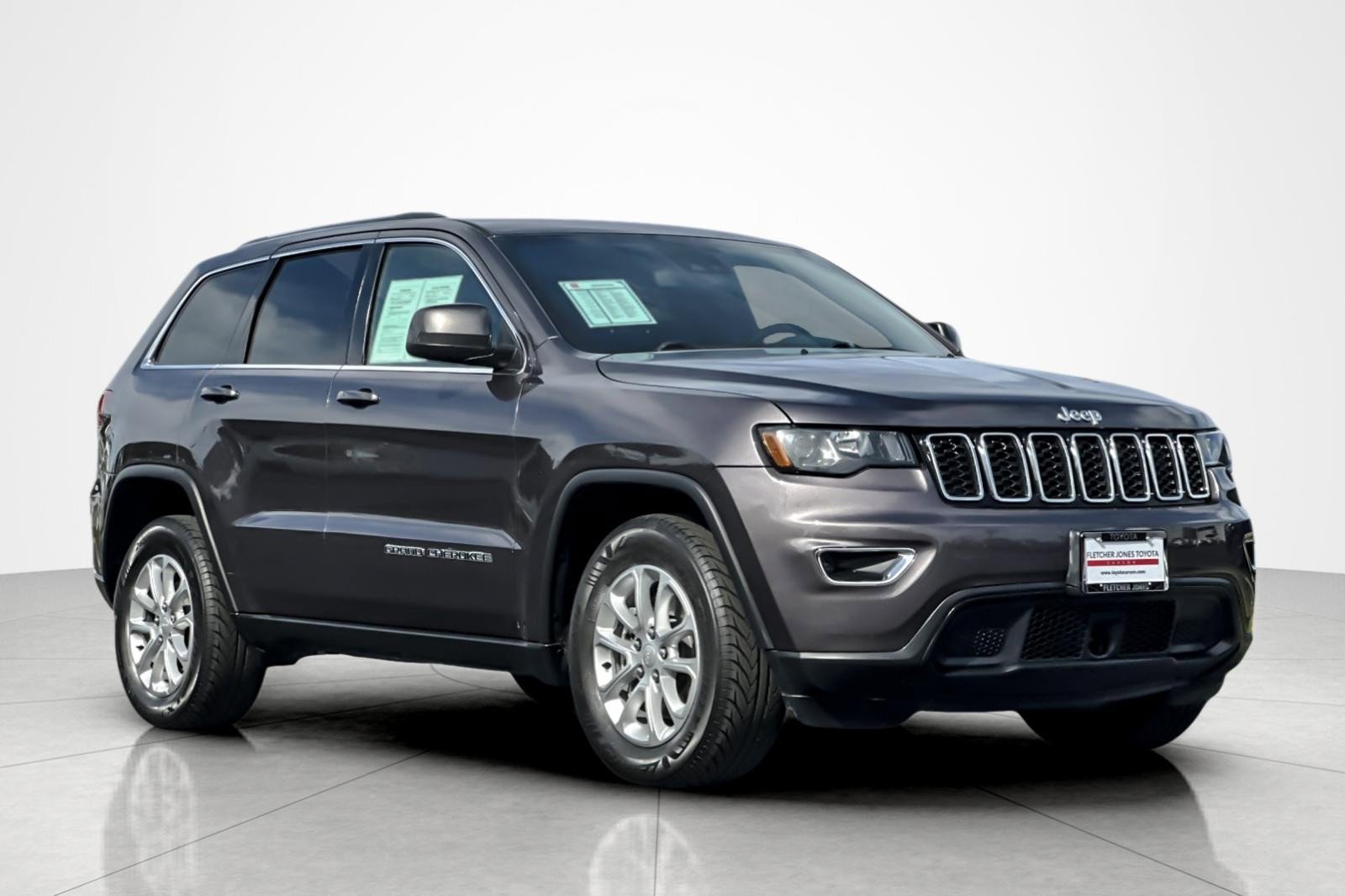 Used 2021 Jeep Grand Cherokee Laredo image 7