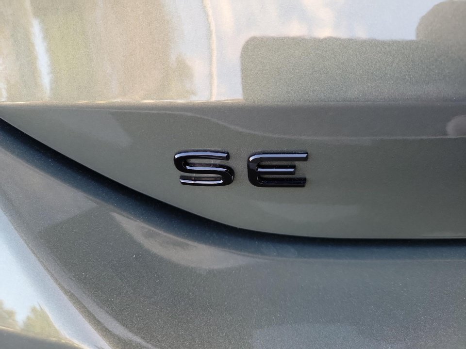 New 2026 Volkswagen Tiguan SE R-Line FWD image 14