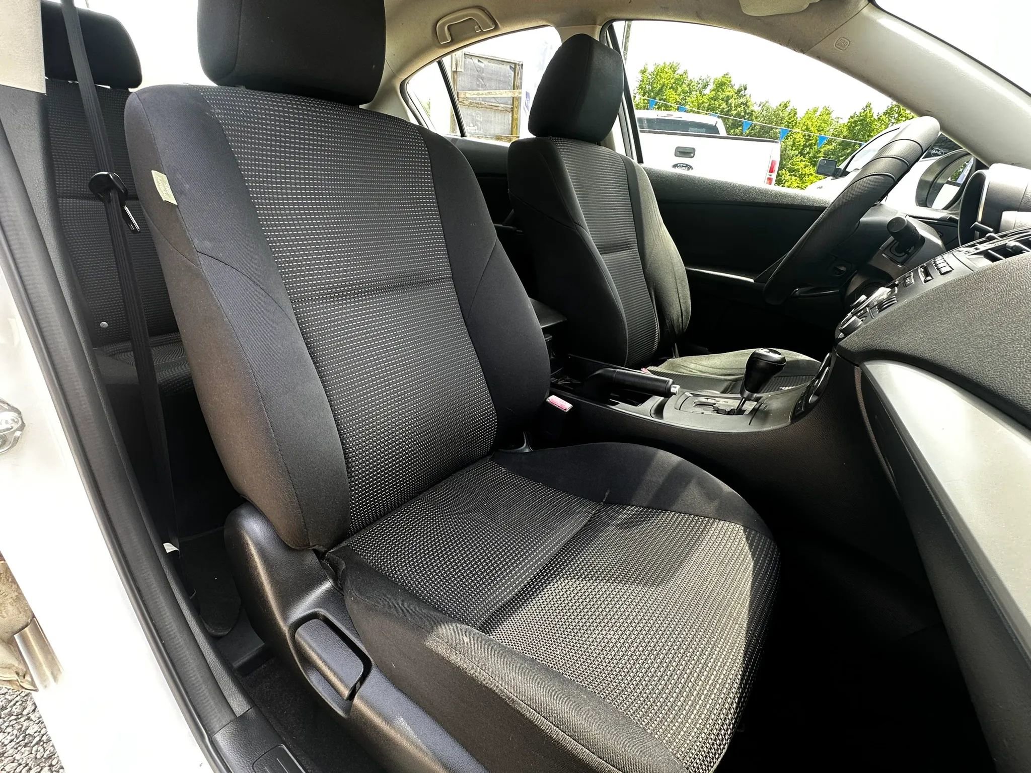 Used 2013 MAZDA MAZDA3 i Touring FWD image 37