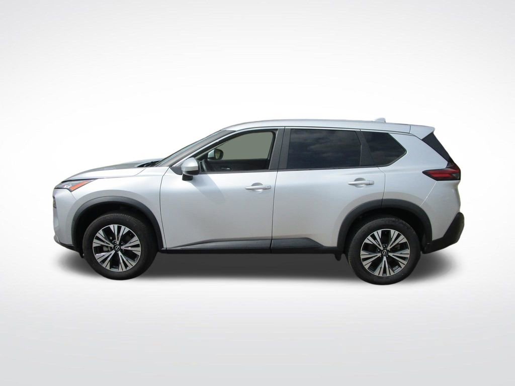 Used 2023 Nissan Rogue SV image 2