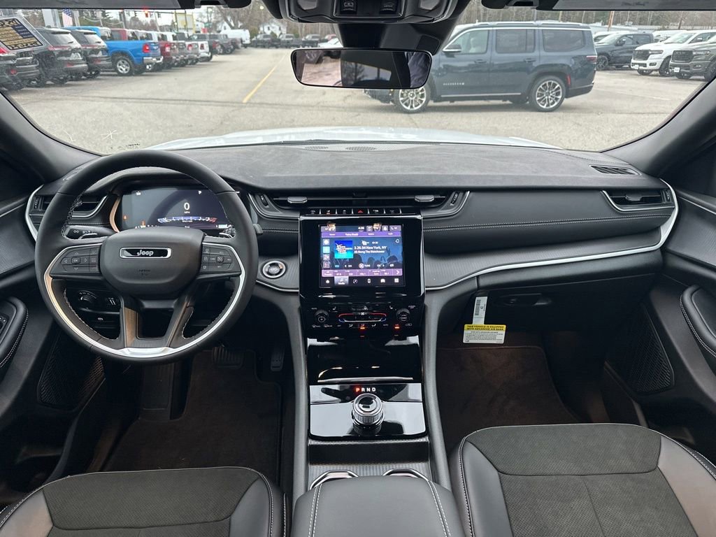 New 2025 Jeep Grand Cherokee Altitude AWD/4WD image 13