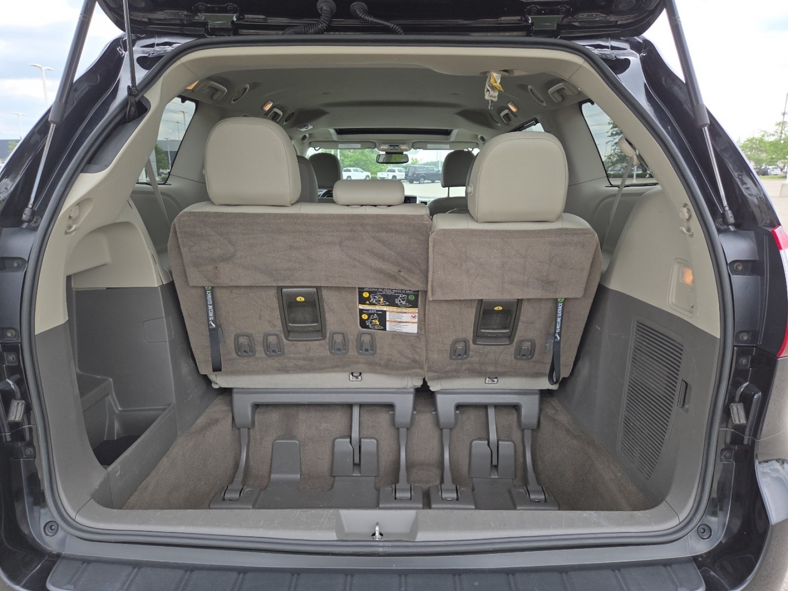 Used 2019 Toyota Sienna XLE w/ XLE Navigation Package AWD/4WD image 19