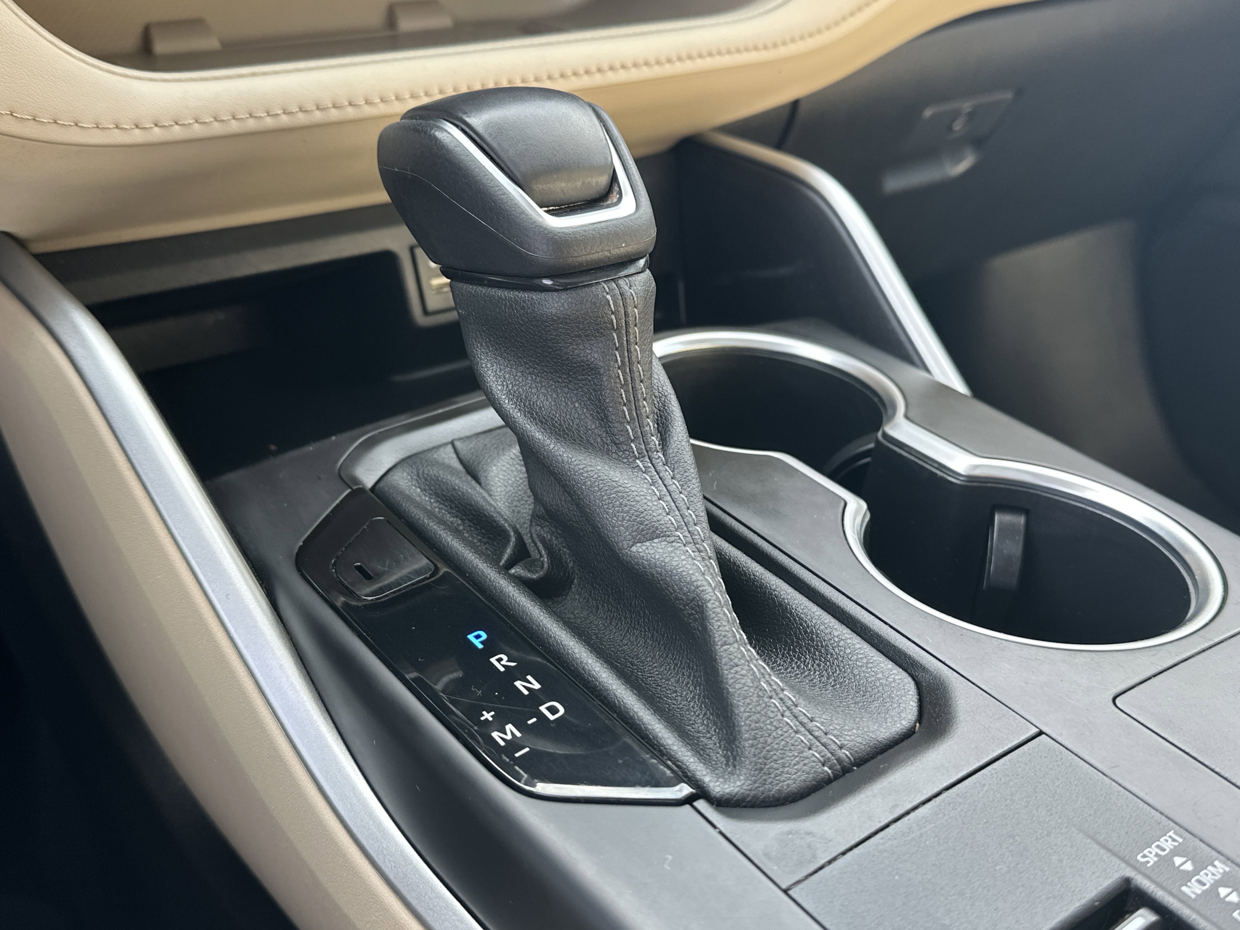 Used 2023 Toyota Highlander XLE image 32