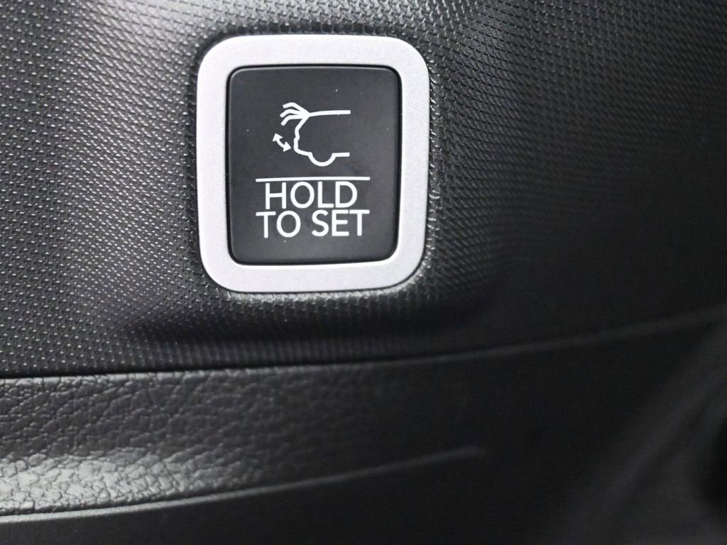 Used 2025 Jeep Grand Cherokee Summit w/ Obsidian Package image 25