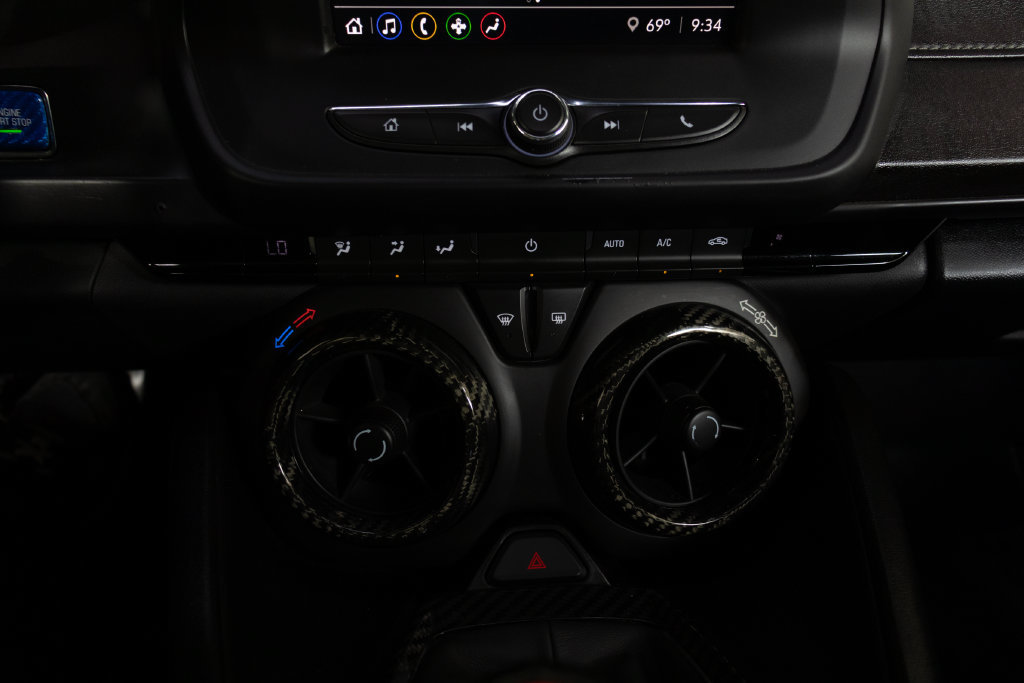 Used 2021 Chevrolet Camaro LT RWD image 27