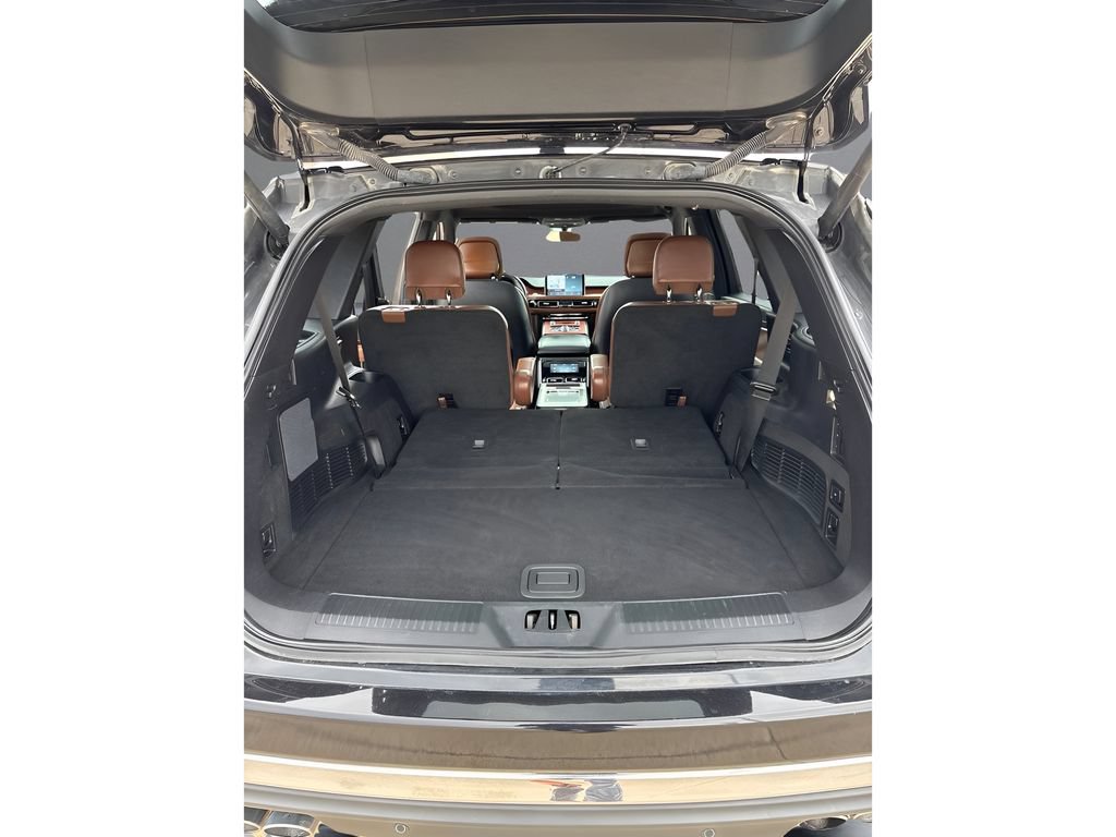 Used 2020 Lincoln Aviator Reserve w/ Equipment Group 201A AWD/4WD image 32