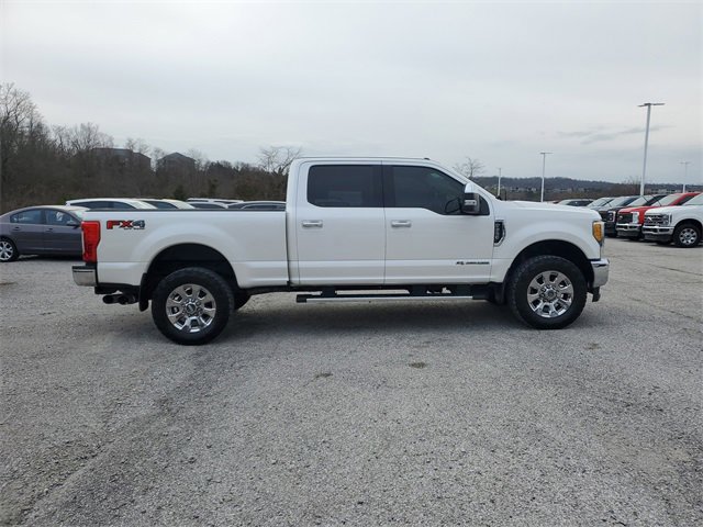 Used 2017 Ford F250 Lariat w/ Chrome Package image 3