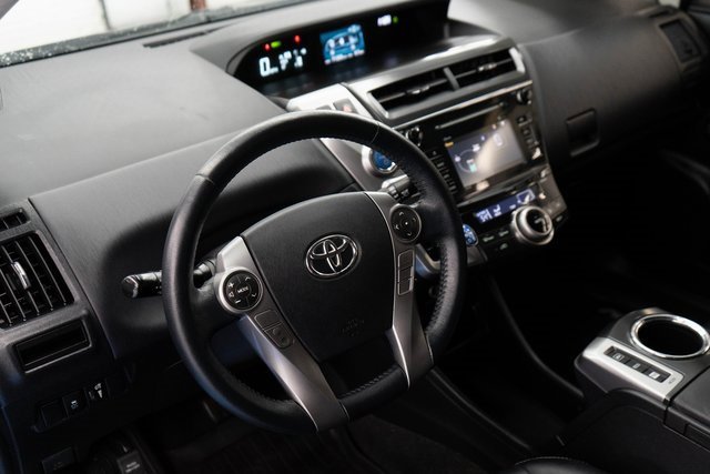 Used 2016 Toyota Prius V Four image 3