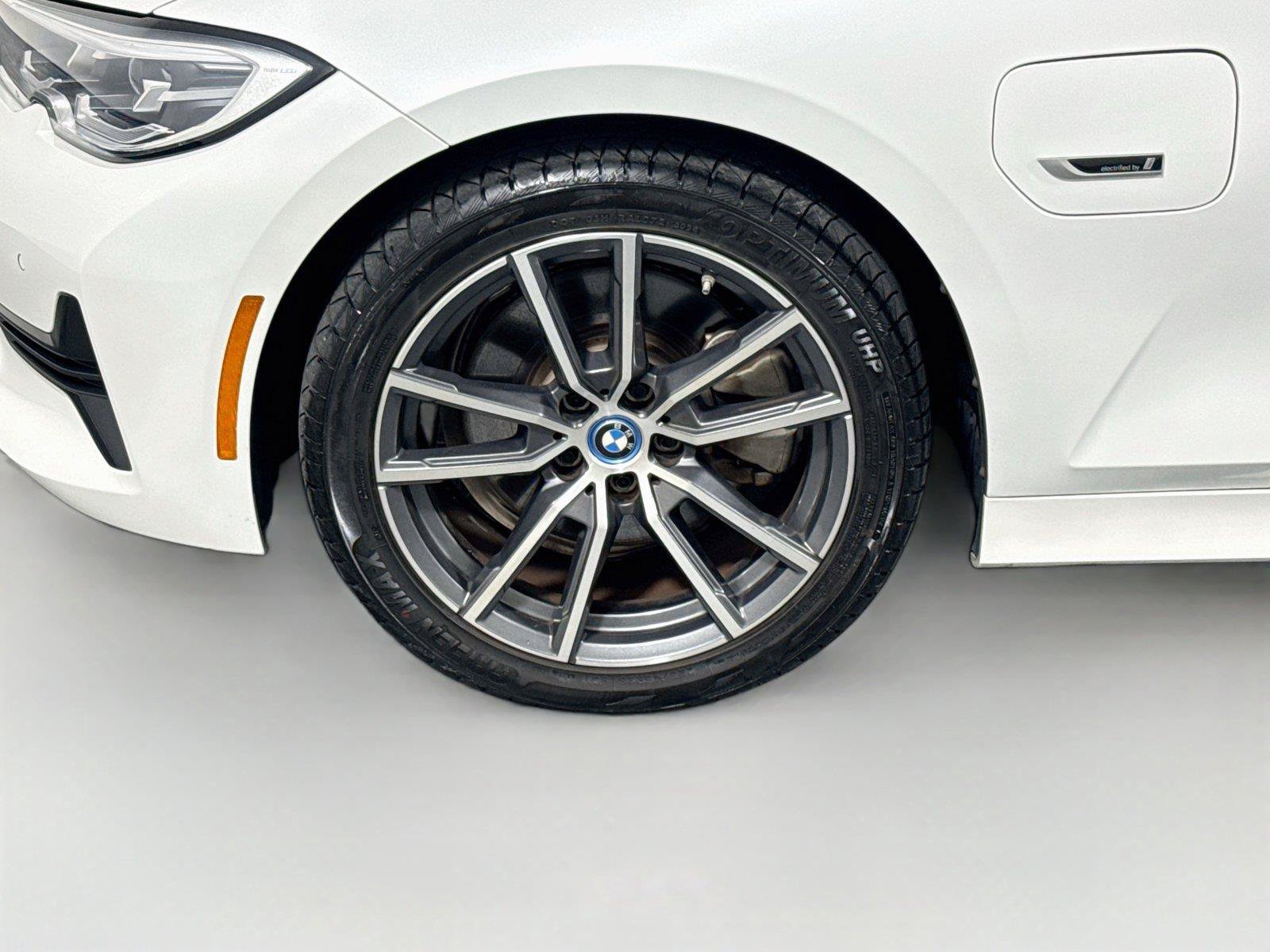Used 2022 BMW 330e w/ Driving Assistance Package RWD image 38
