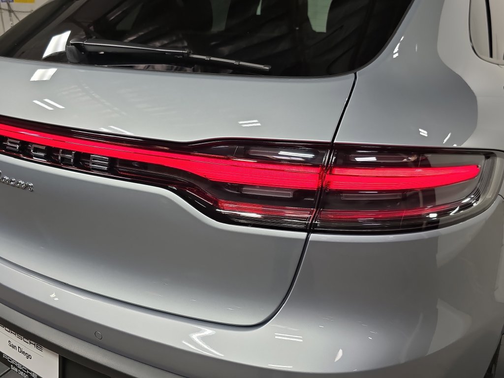 Certified 2026 Porsche Macan AWD/4WD image 30