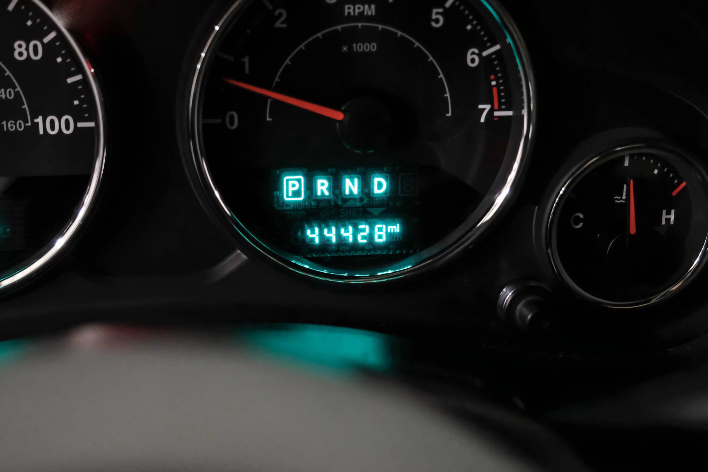 Used 2018 Jeep Wrangler Sahara w/ Connectivity Group AWD/4WD image 15
