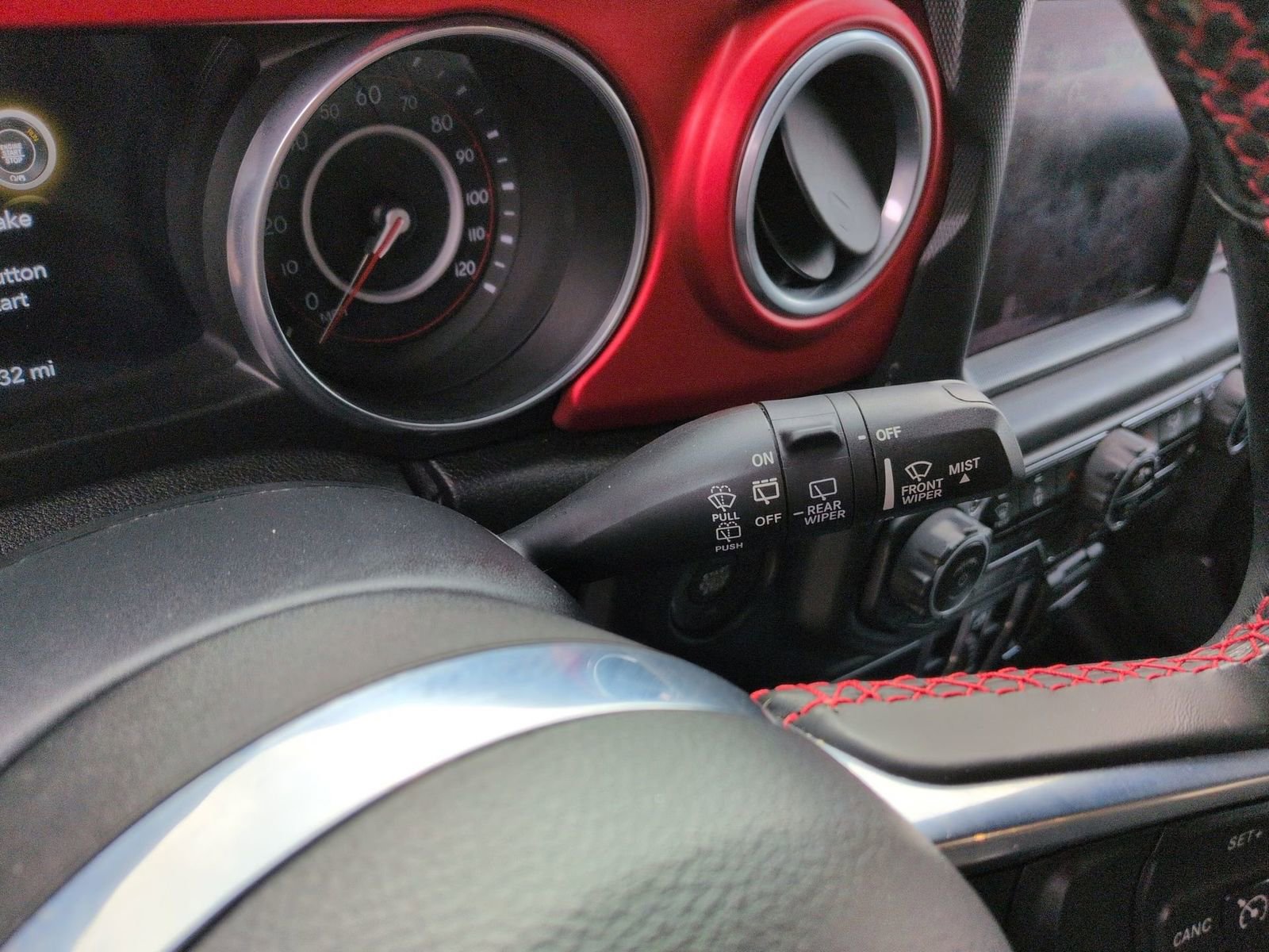 Used 2020 Jeep Wrangler Unlimited Rubicon w/ Uconnect 4C Nav & Sound Group image 29