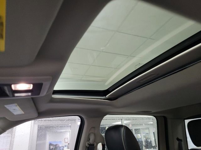 Used 2015 RAM 3500 Laramie Longhorn image 13