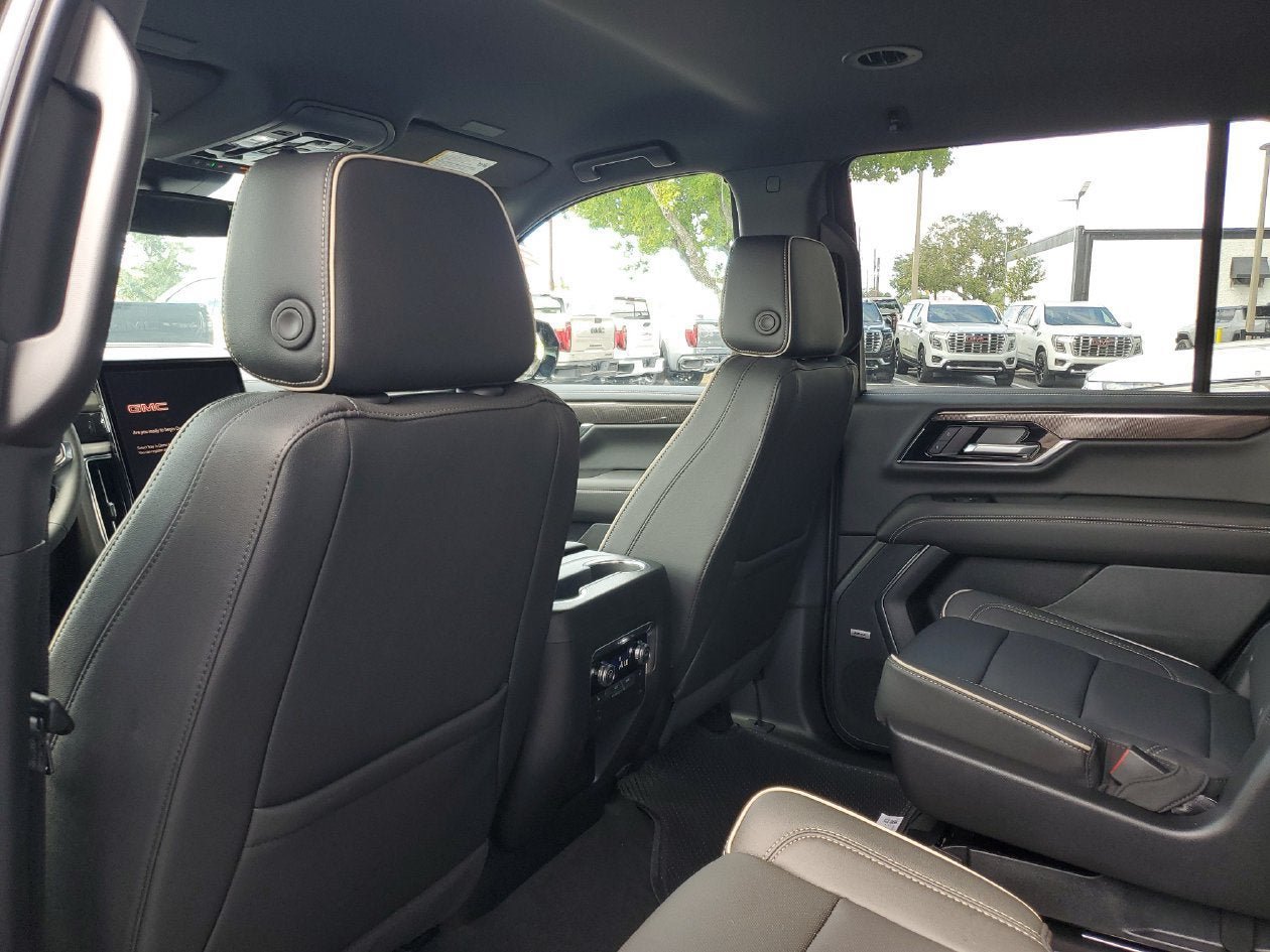 New 2026 GMC Yukon Elevation RWD image 10