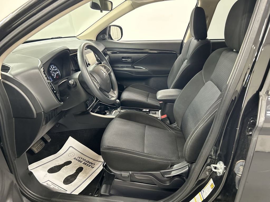 Used 2020 Mitsubishi Outlander ES AWD/4WD image 9