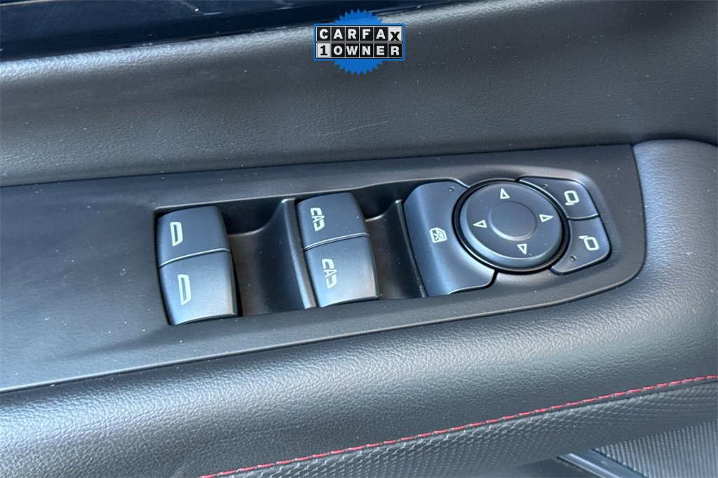 Used 2025 Chevrolet Suburban RST image 17