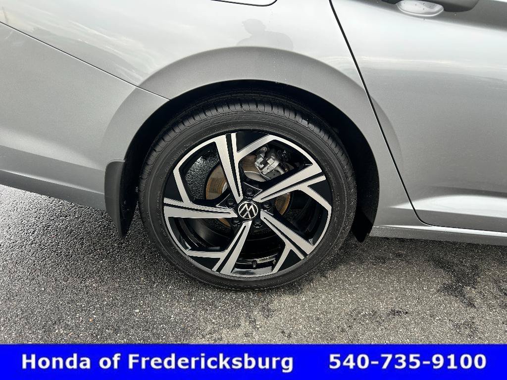 Used 2025 Volkswagen Jetta Sport FWD image 31