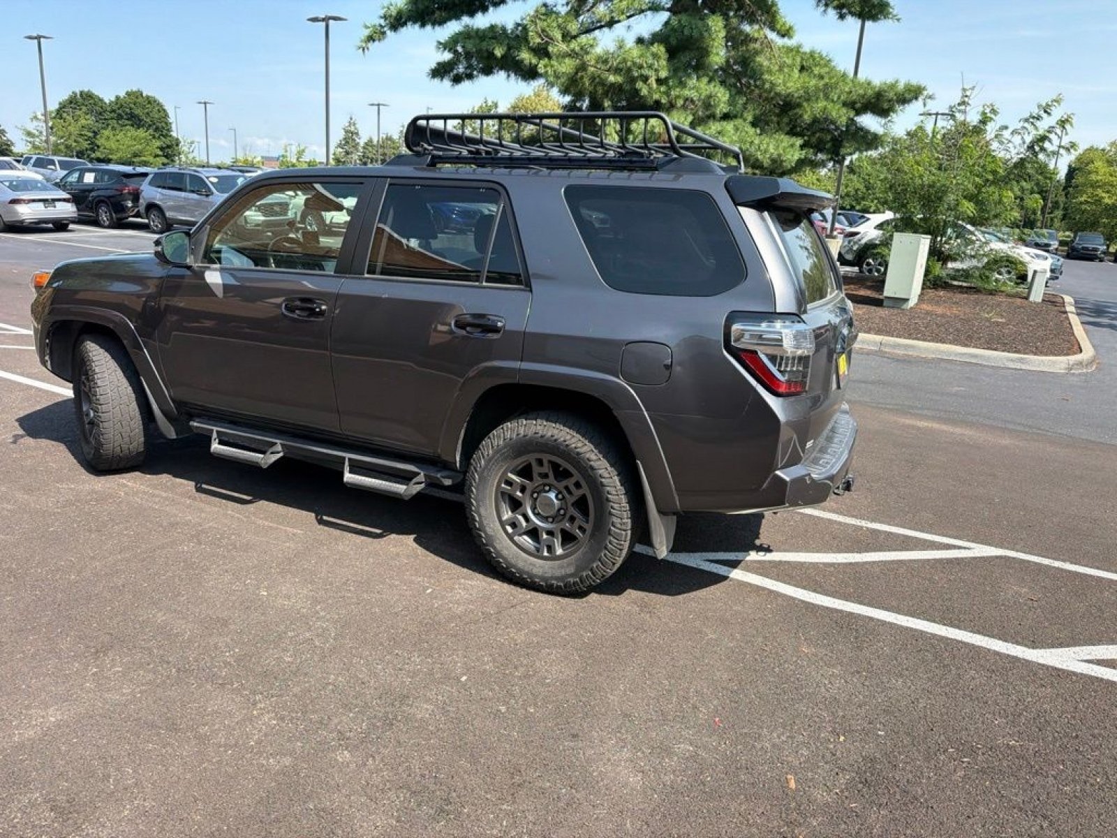Used 2020 Toyota 4Runner Venture w/ Moonroof Package AWD/4WD image 7