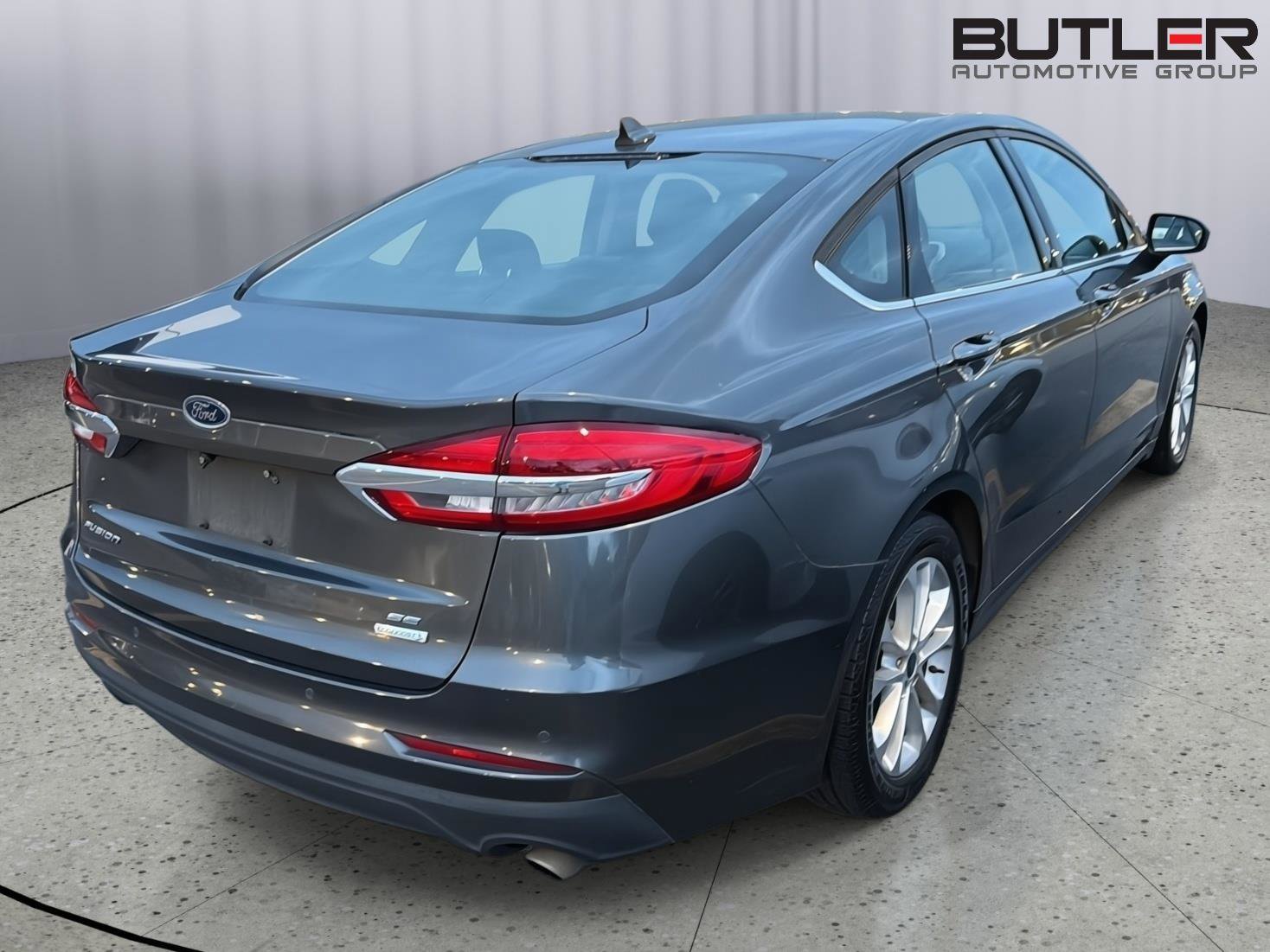 Used 2020 Ford Fusion SE FWD image 8
