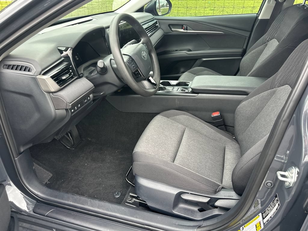 Used 2025 Toyota Camry LE AWD/4WD image 17
