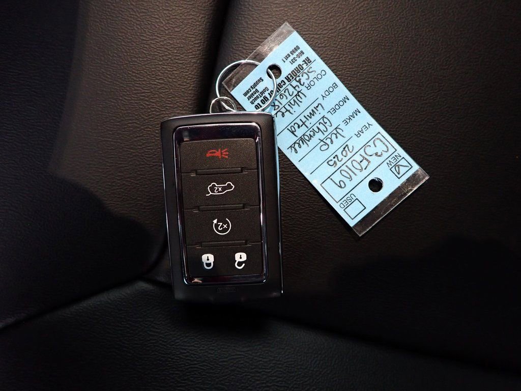 New 2025 Jeep Grand Cherokee Limited w/ Black Appearance Package image 43