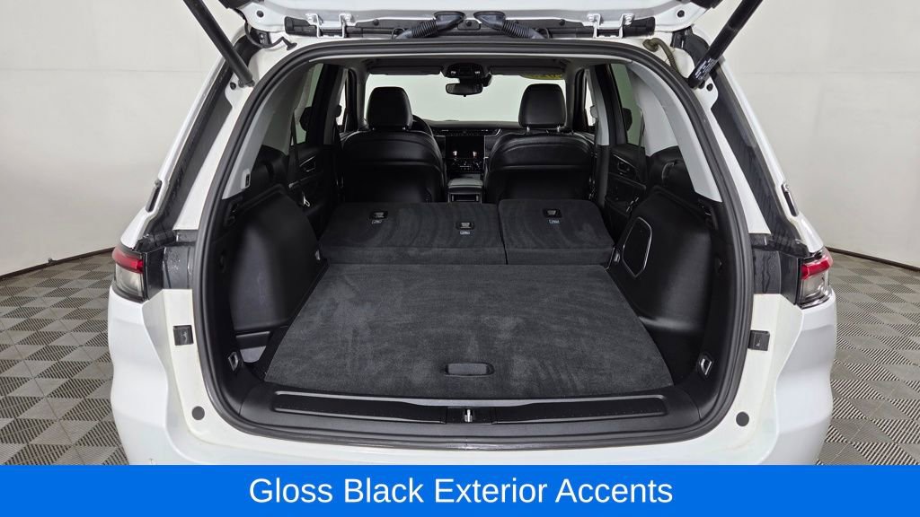 Used 2023 Jeep Grand Cherokee Limited w/ Black Appearance Package image 11