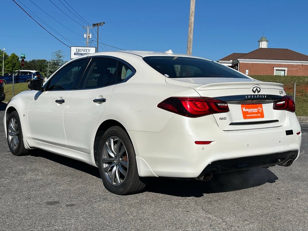 Used 2016 INFINITI Q70 3.7 AWD/4WD image 6