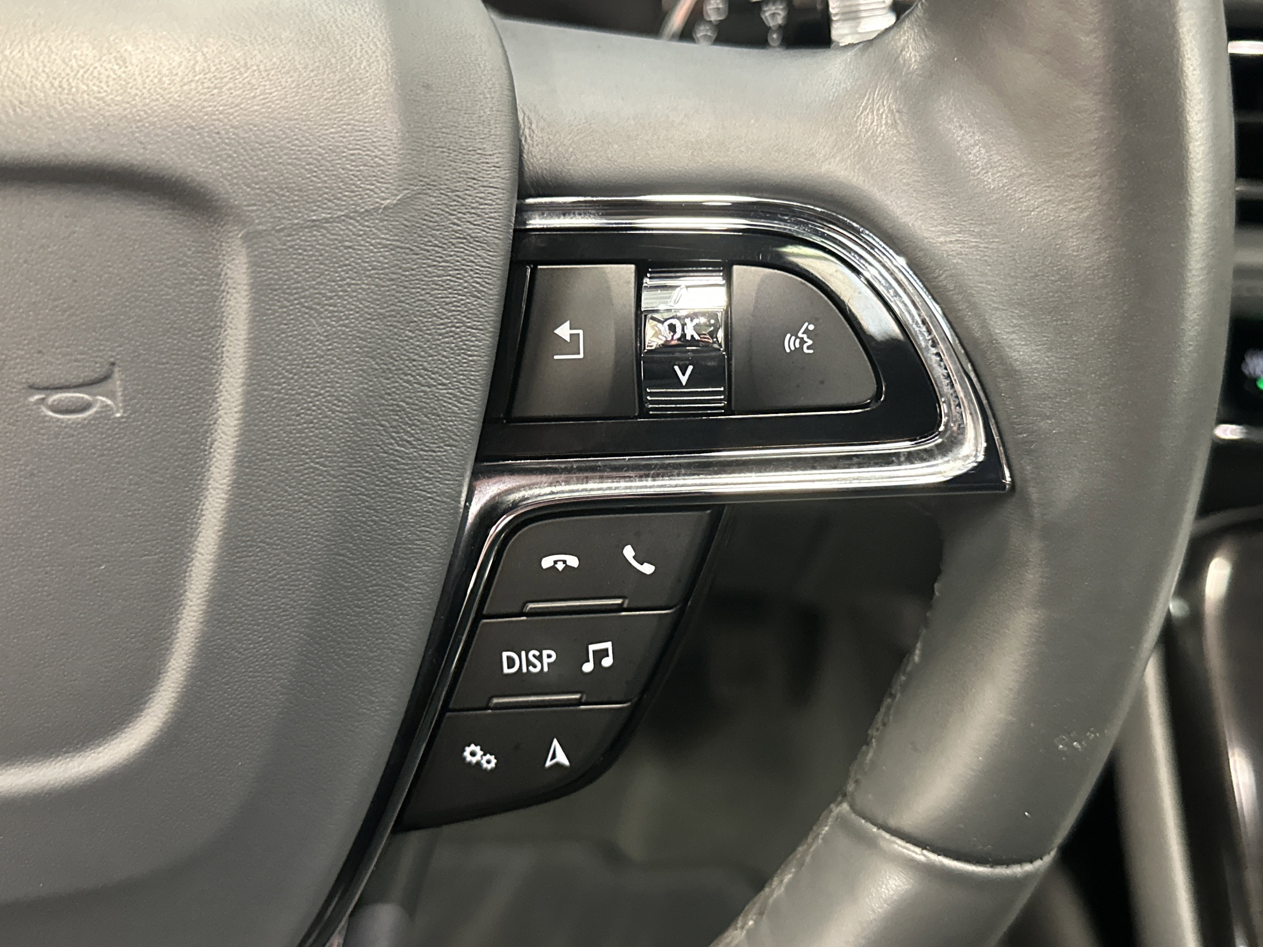 Used 2022 Lincoln Nautilus Reserve w/ Luxury Package image 34