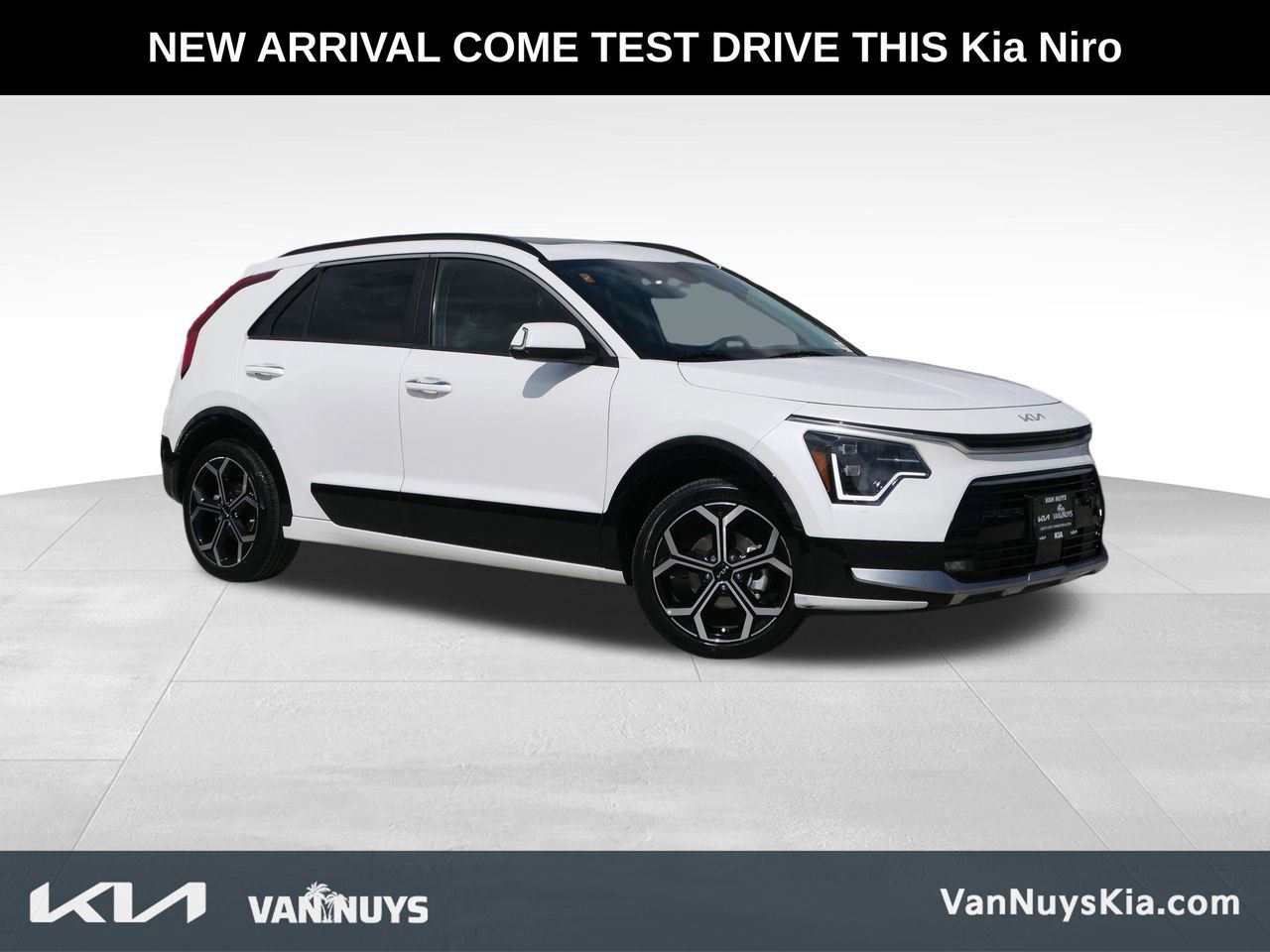 Used 2023 Kia Niro SX Touring