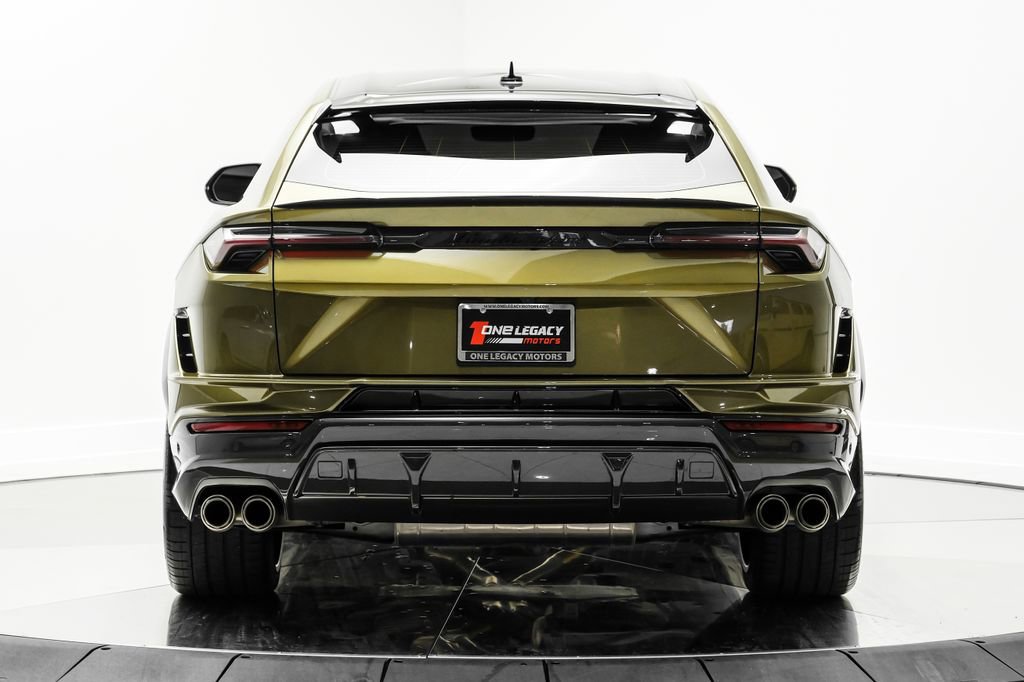 Used 2023 Lamborghini Urus Performante AWD/4WD image 10