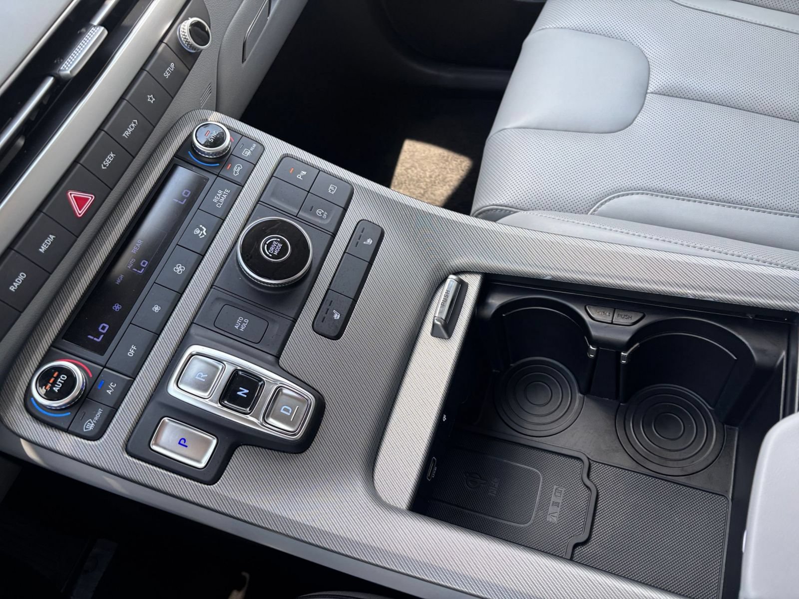Used 2025 Hyundai Palisade SEL FWD image 45