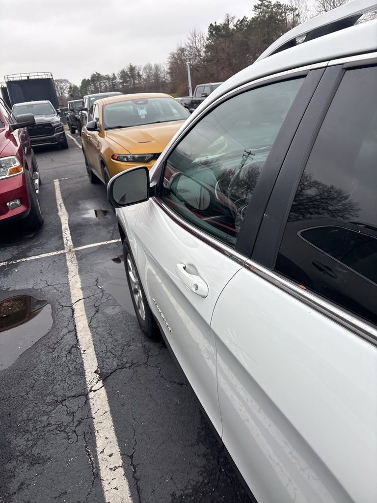 Certified 2016 Jeep Cherokee Latitude w/ Cold Weather Group image 7