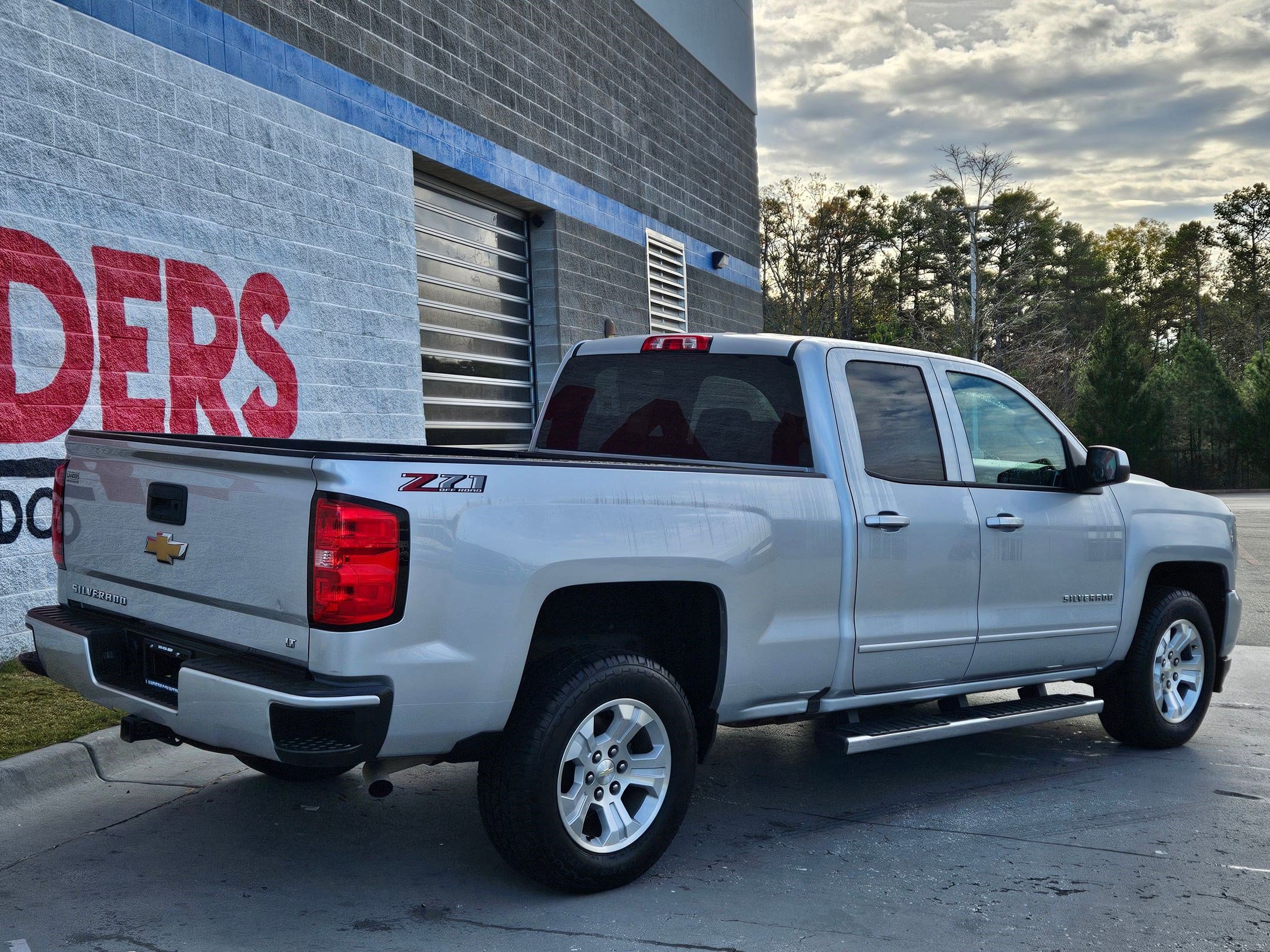 Used 2018 Chevrolet Silverado 1500 LT w/ All Star Edition image 7