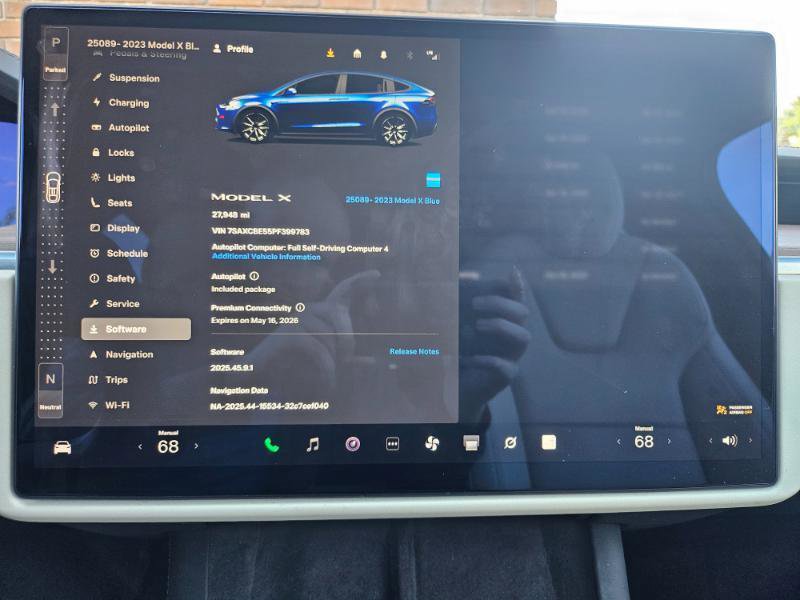 Used 2023 Tesla Model X image 3