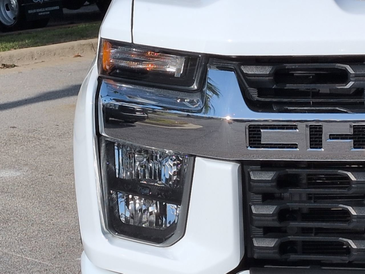 Used 2023 Chevrolet Silverado 2500 LT AWD/4WD image 9