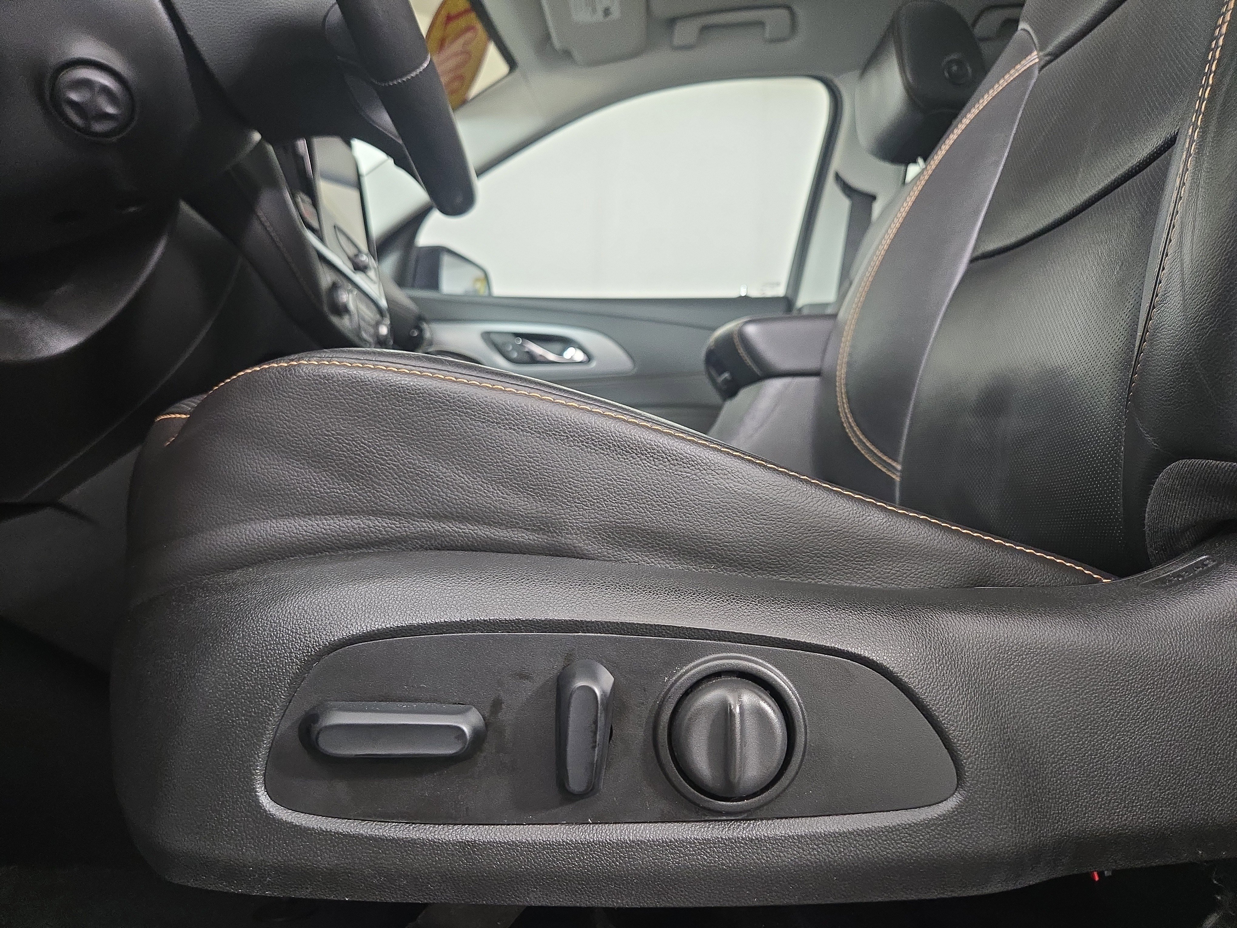 Certified 2021 Chevrolet Traverse Premier image 34