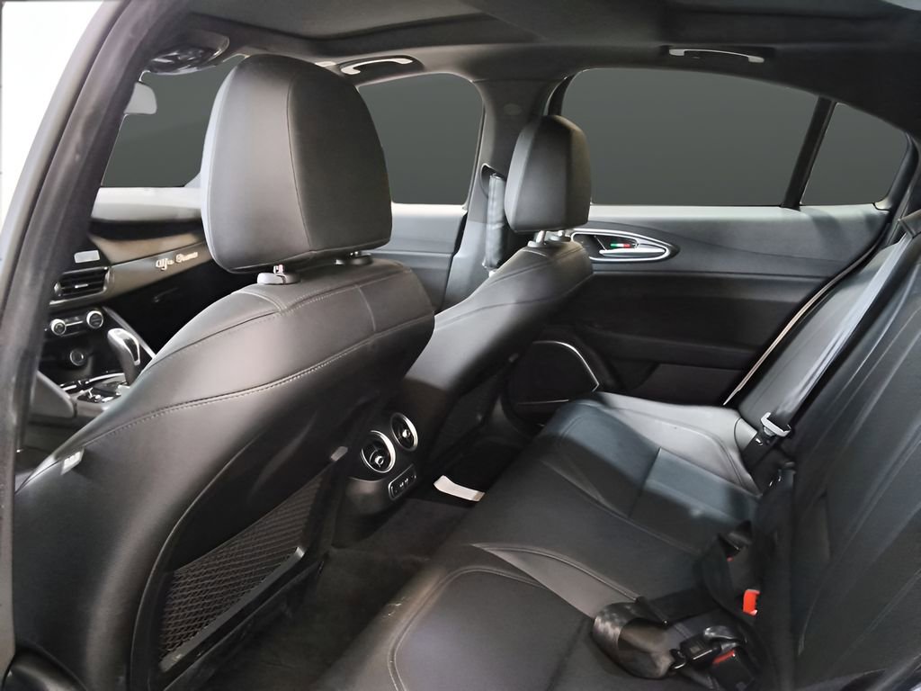 Used 2022 Alfa Romeo Giulia Ti image 20