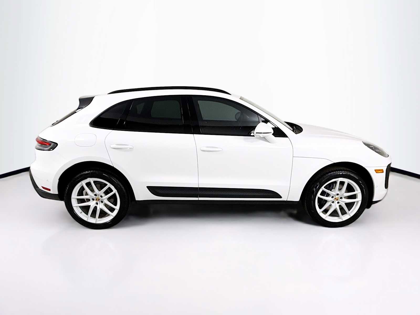New 2026 Porsche Macan image 8