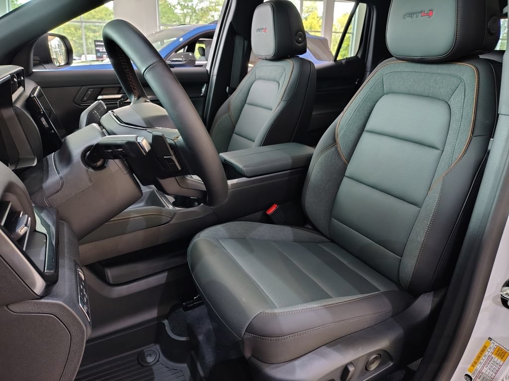 New 2026 GMC Terrain AT4 w/ Technology Package II AWD/4WD image 23