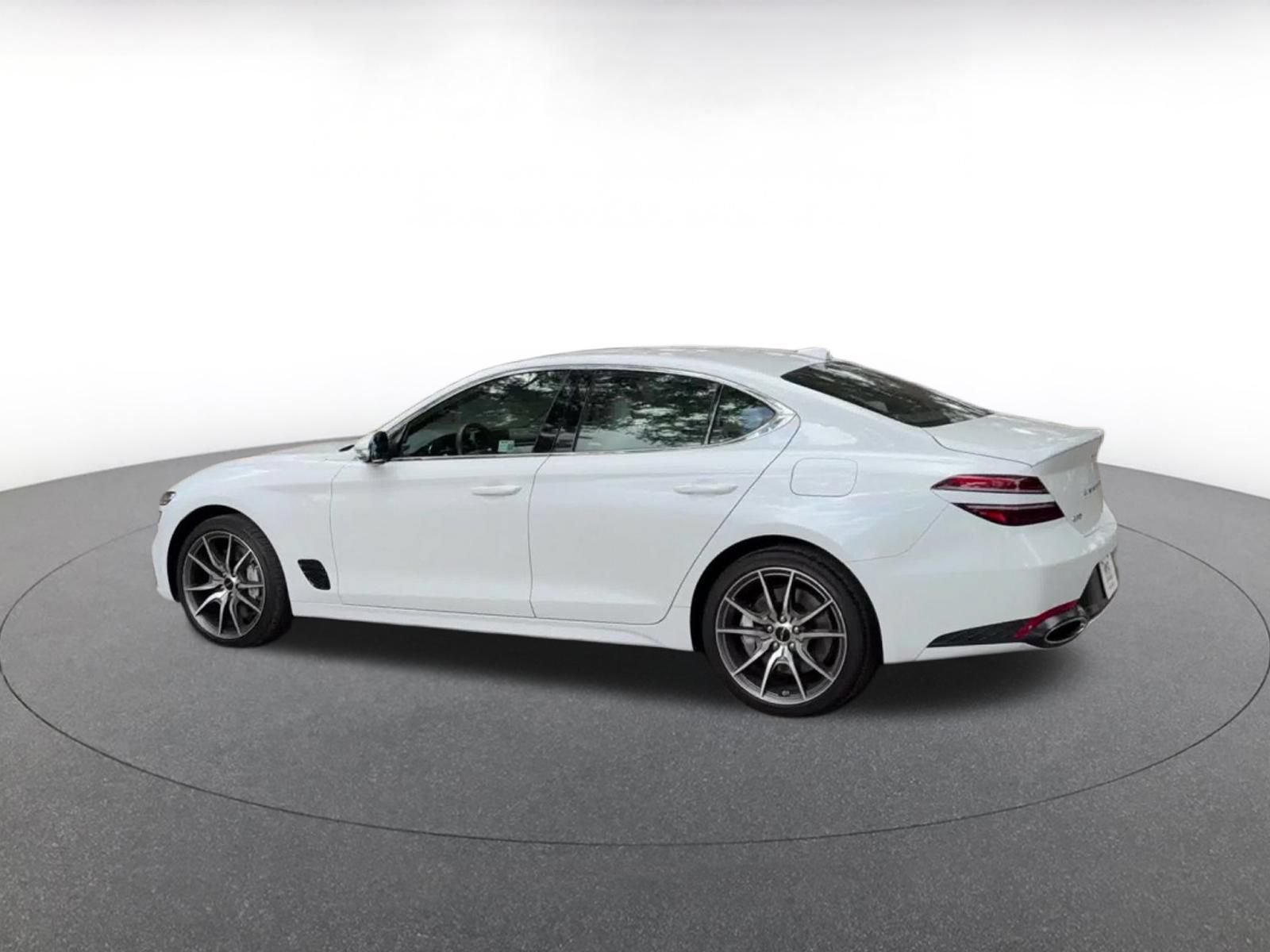 Used 2025 Genesis G70 2.5T AWD/4WD image 10