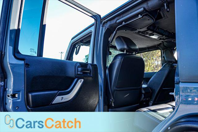 Used 2015 Jeep Wrangler Unlimited Rubicon AWD/4WD image 32